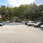 Great Spacious With 6 Large Rooms, Parking 公寓