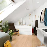 公寓 Great Spacious With 6 Large Rooms, Parking 克里斯蒂安桑
