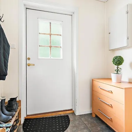 Апартаменты Great Spacious With 6 Large Rooms, Parking Кристиансанд