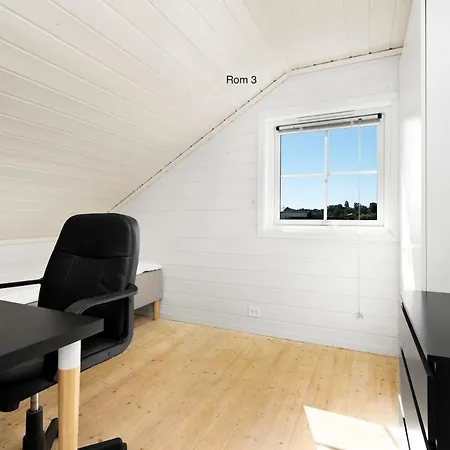 Апартаменты Great Spacious With 6 Large Rooms, Parking