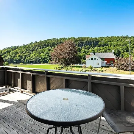 Great Spacious With 6 Large Rooms, Parking * Кристиансанд