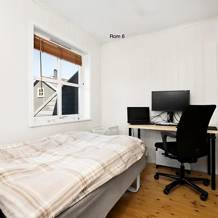 Great Spacious With 6 Large Rooms, Parking Апартаменты