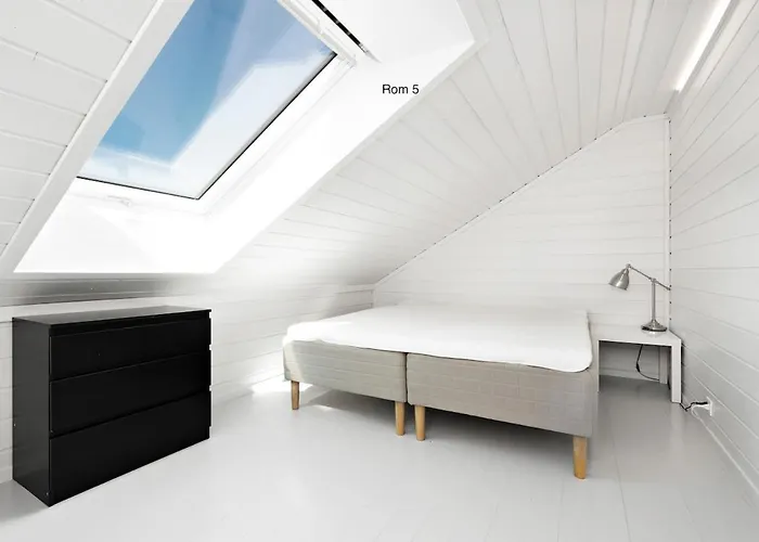 Great Spacious With 6 Large Rooms, Parking Apartmán Kristiansand