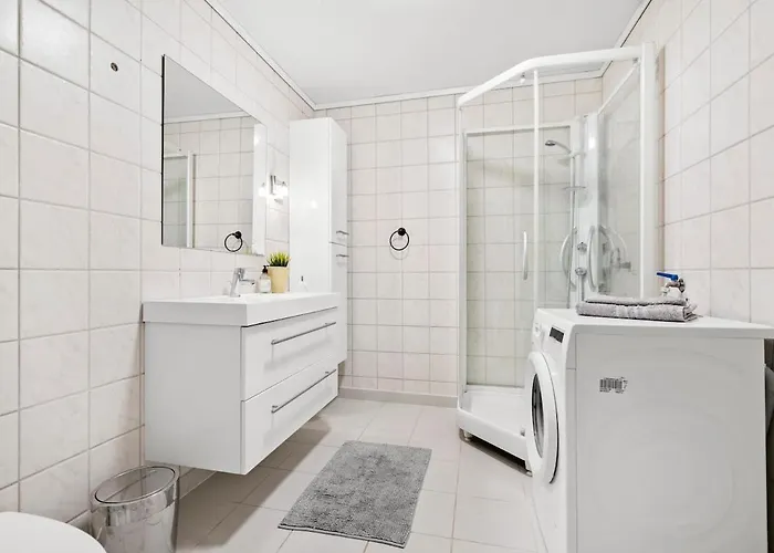 Apartmán Great Spacious With 6 Large Rooms, Parking *